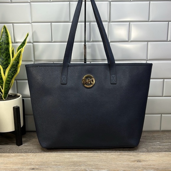 MICHAEL KORS JET SET TRAVEL LARGE NAVY BLUE  SAFFIANO LEATHER TOTE HANDBAG - Picture 1 of 8